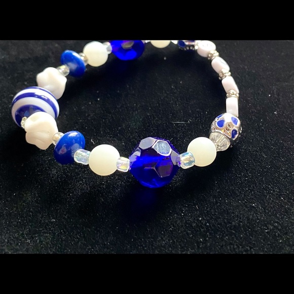 ❣️UK Wildcats, 2 fan bracelets, blue/white various bead types, CATS & paw - Picture 6 of 12